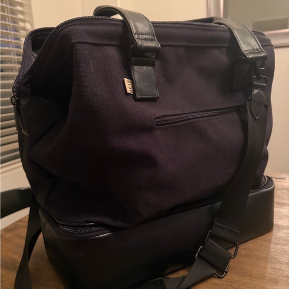 BÉIS The Convertible Mini Weekender in Black Crossbody - Picture 2 of 12